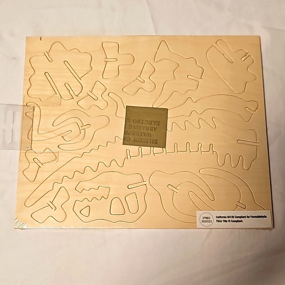 3 NWT Dinosaur Puzzle Model Kits - Picture 10 of 10